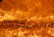 Do kogo należy marka Infiniti?