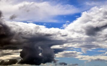 Jak uszczelnić maskę w samochodzie?