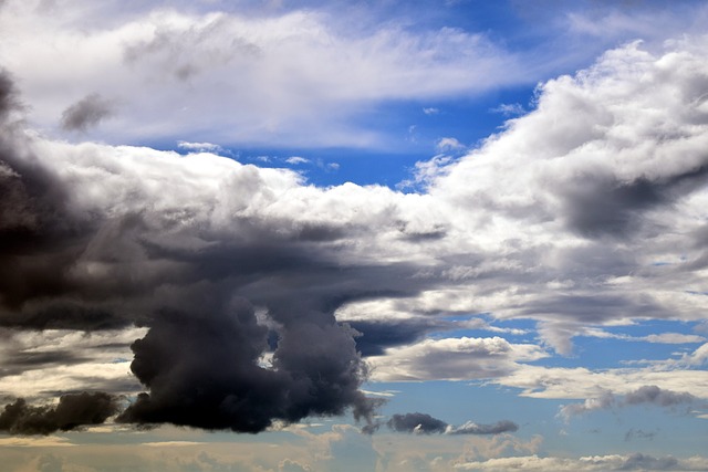 Jak uszczelnić maskę w samochodzie? Jak uszczelnić maskę w samochodzie?