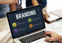 Jak umyć markizę w kamperze? Jak umyć markizę w kamperze?